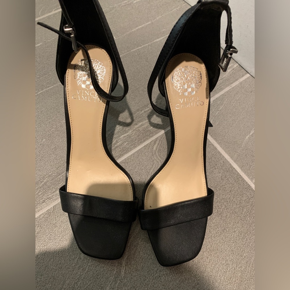 Never Worn Vince Camuto Heels